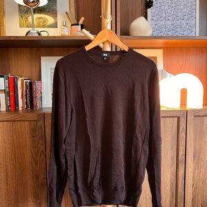 Uniqlo Men's Maroon / Toasty Brown Crewneck Sweater